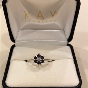 14 karate white gold and sapphire ring